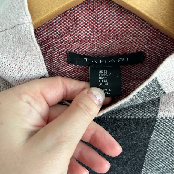 Tahari Checkered Sweater - Stretchy & Stylish - Picture 4 of 9